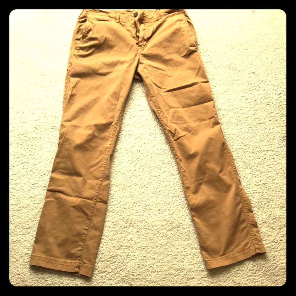 Amer. Eagle Org. Straight Cut Extreme Flex Khakis